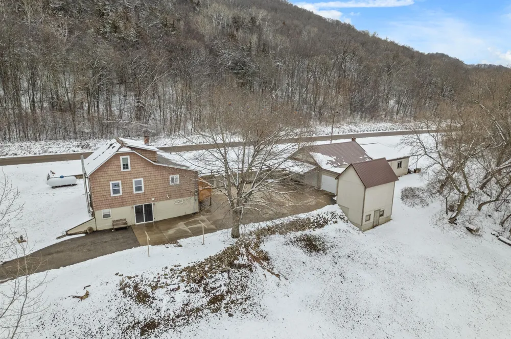 S2232 State Road 35 Alma, WI 54610