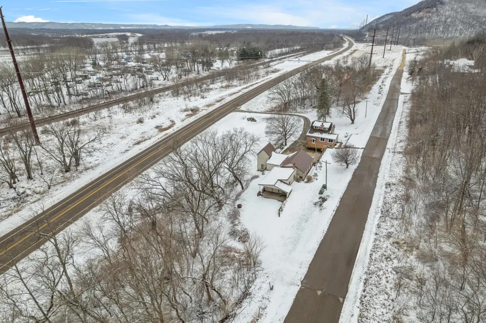 S2232 State Road 35 Alma, WI 54610