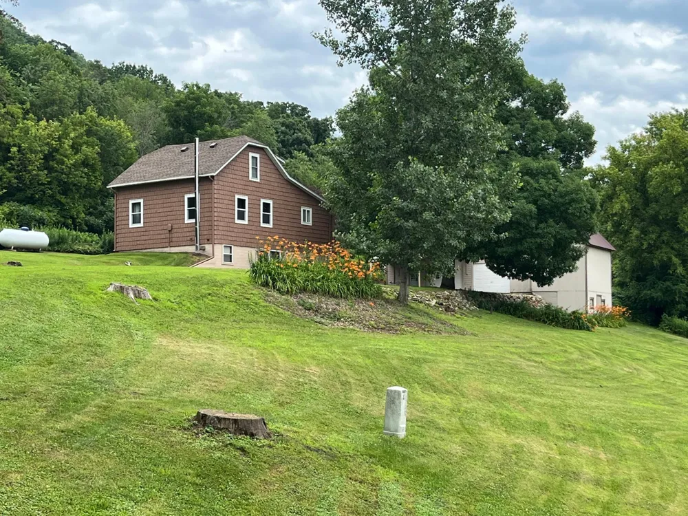 S2232 State Road 35 Alma, WI 54610