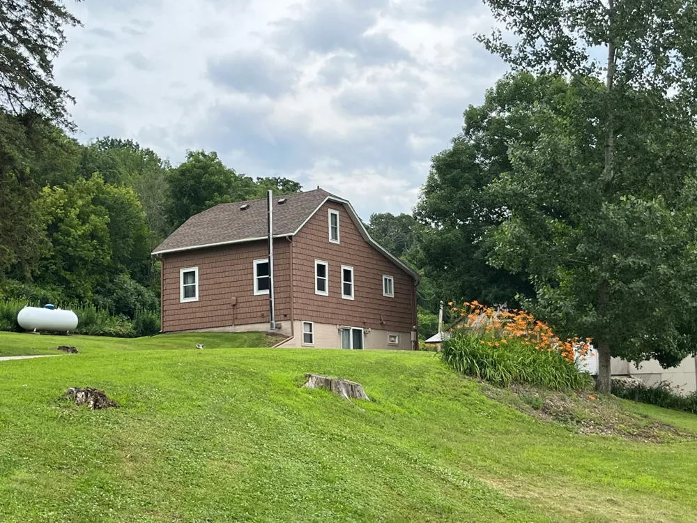 S2232 State Road 35 Alma, WI 54610