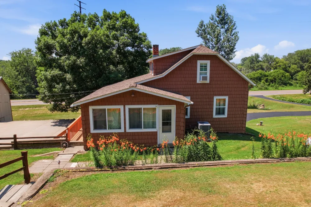S2232 State Road 35 Alma, WI 54610