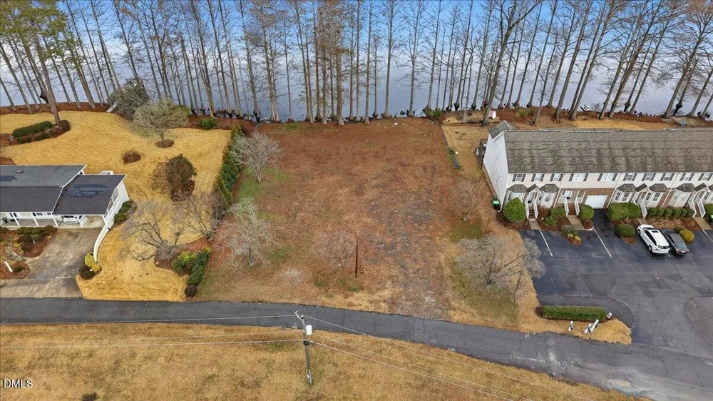 1100 S Lakeside Drive Four Oaks, NC 27524
