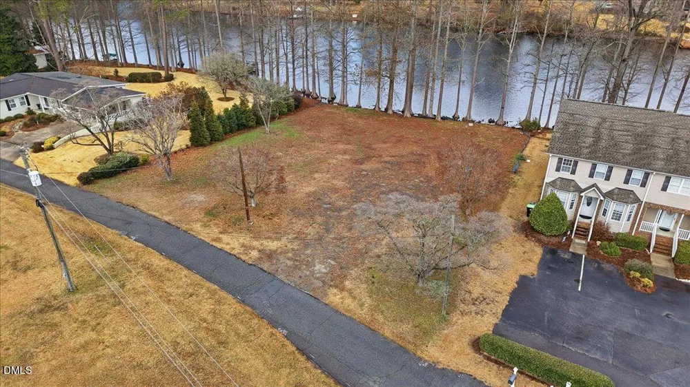 1100 S Lakeside Drive Four Oaks, NC 27524