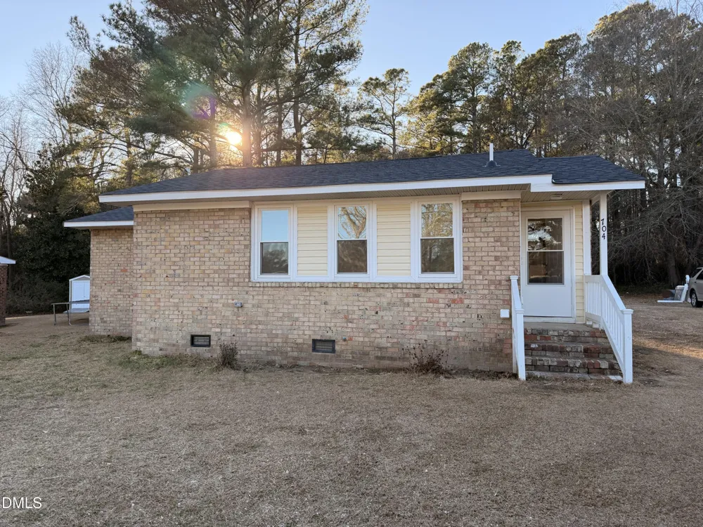 704 16th Street Erwin, NC 28339