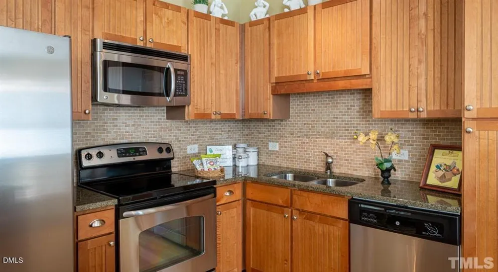 300 Cosgrove Avenue #A1 Sunroom Chapel Hill, NC 27514