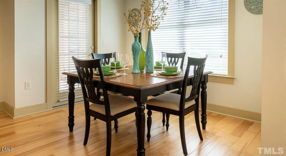 300 Cosgrove Avenue #A1 Sunroom Chapel Hill, NC 27514