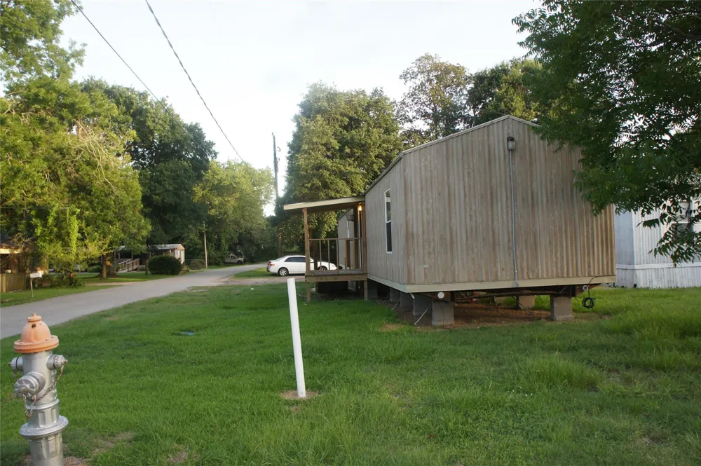 601 Clear Lake Road #A Highlands, TX 77562