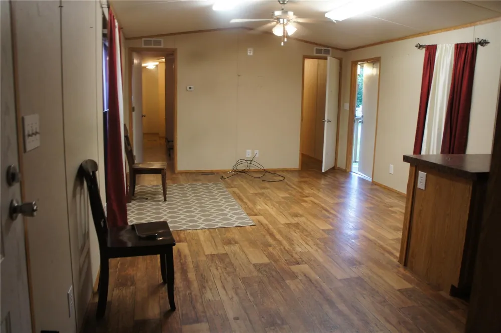 601 Clear Lake Road #A Highlands, TX 77562