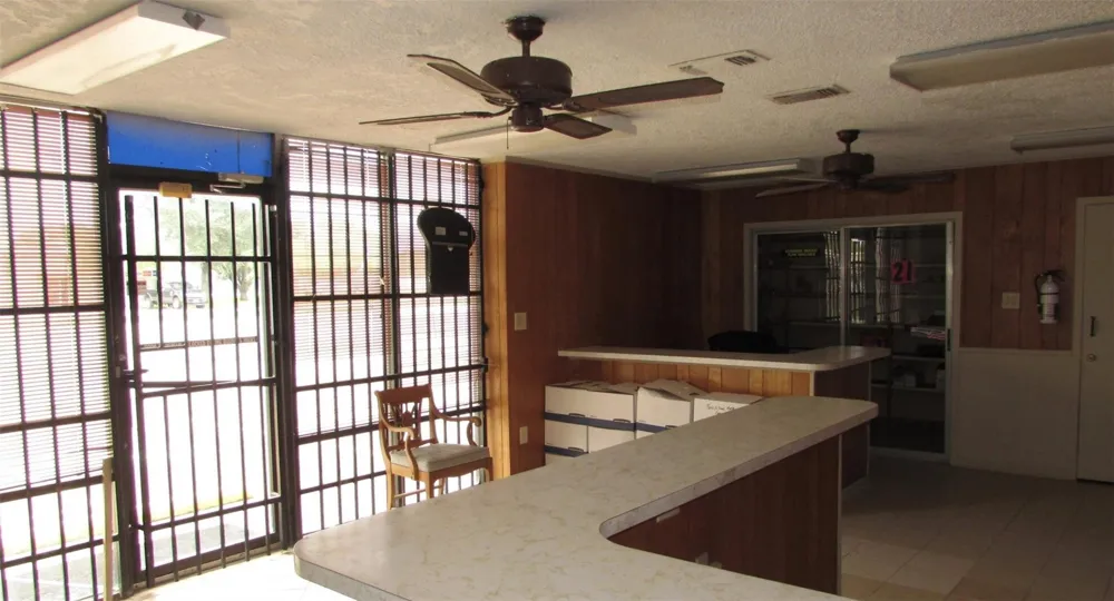 3404 S Main Street Pearland, TX 77581