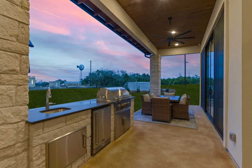 7505 E Us Highway 290 Johnson City, TX 78636