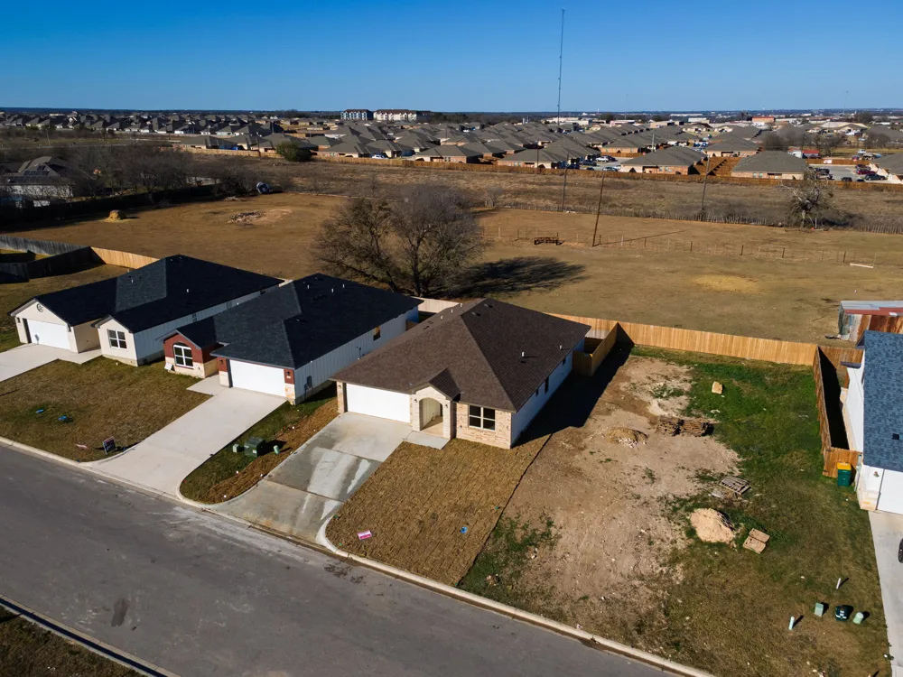2123 Blackhawk Loop Belton, TX 76513