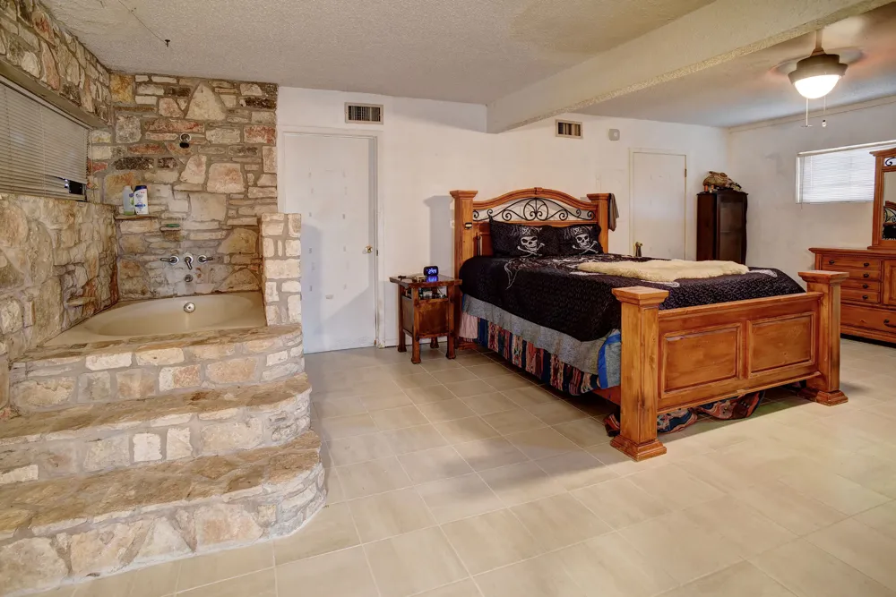 537 Leisure Lane Cedar Creek, TX 78612