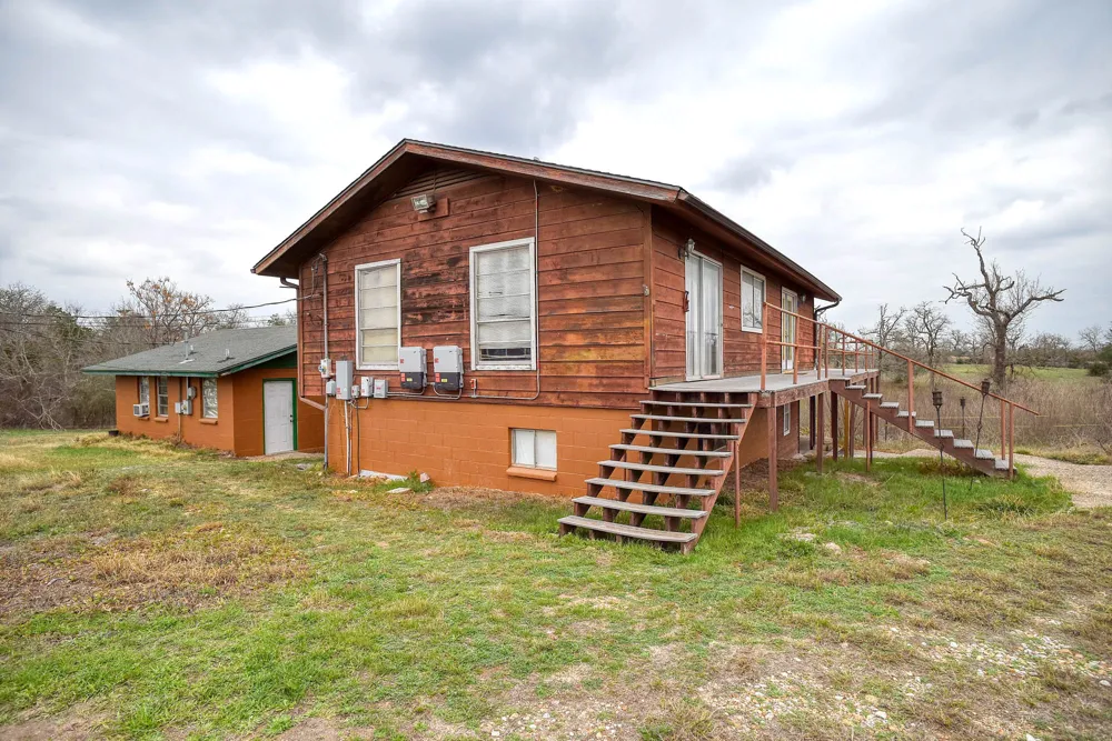 537 Leisure Lane Cedar Creek, TX 78612
