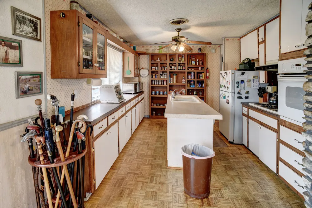 537 Leisure Lane Cedar Creek, TX 78612