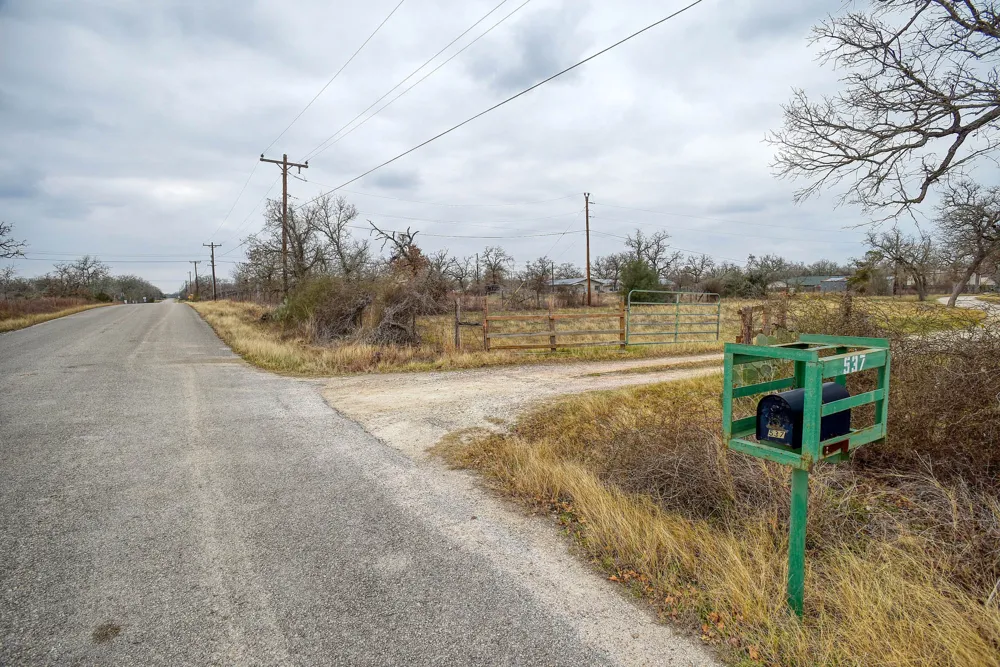 537 Leisure Lane Cedar Creek, TX 78612