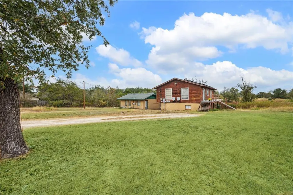 537 Leisure Lane Cedar Creek, TX 78612
