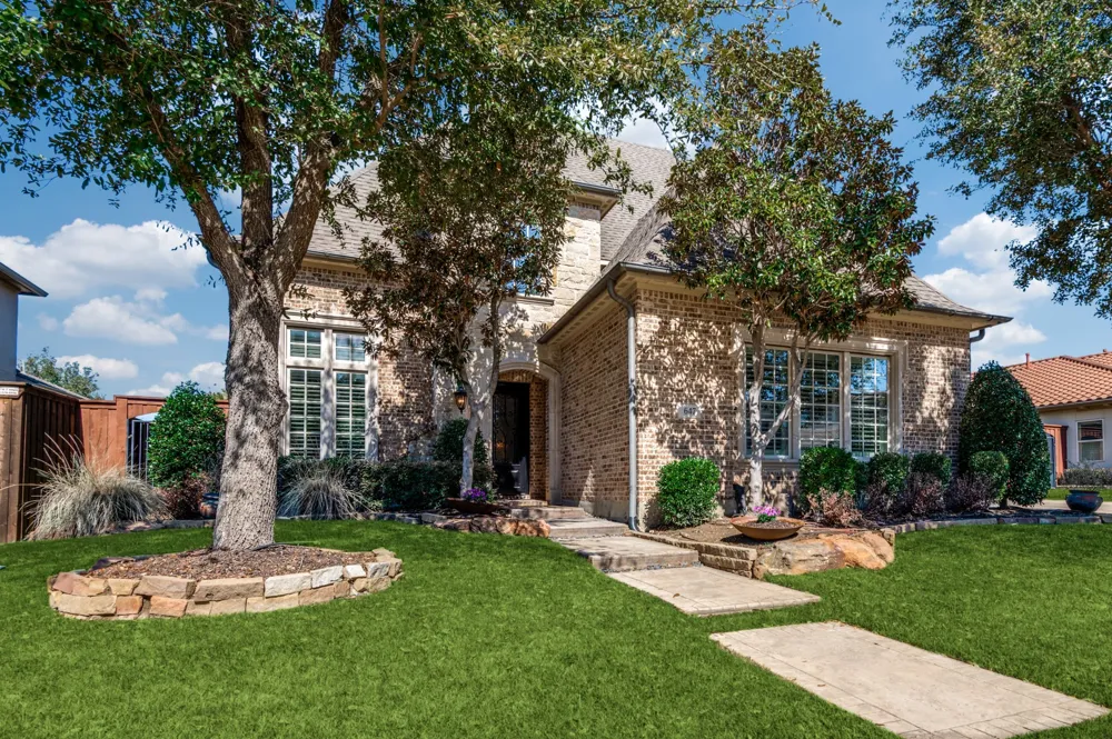 647 Fountainview Drive Irving, TX 75039