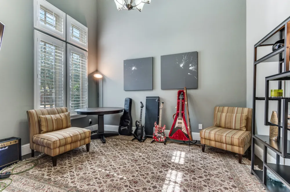 647 Fountainview Drive Irving, TX 75039