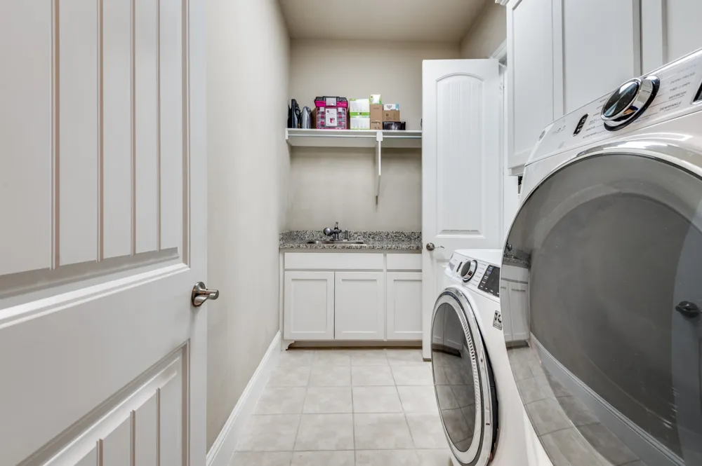 647 Fountainview Drive Irving, TX 75039