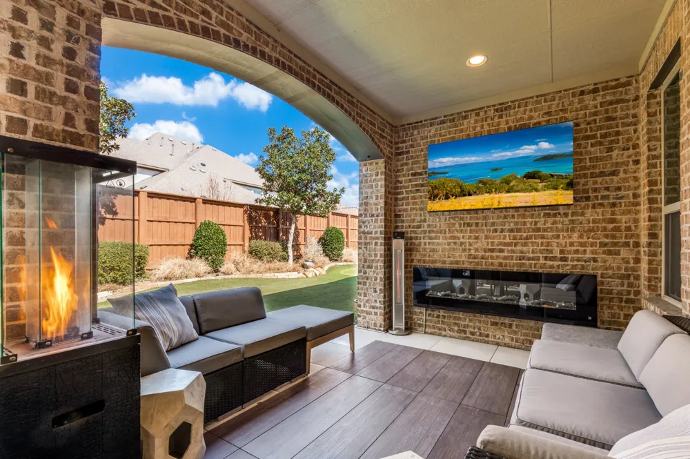 647 Fountainview Drive Irving, TX 75039