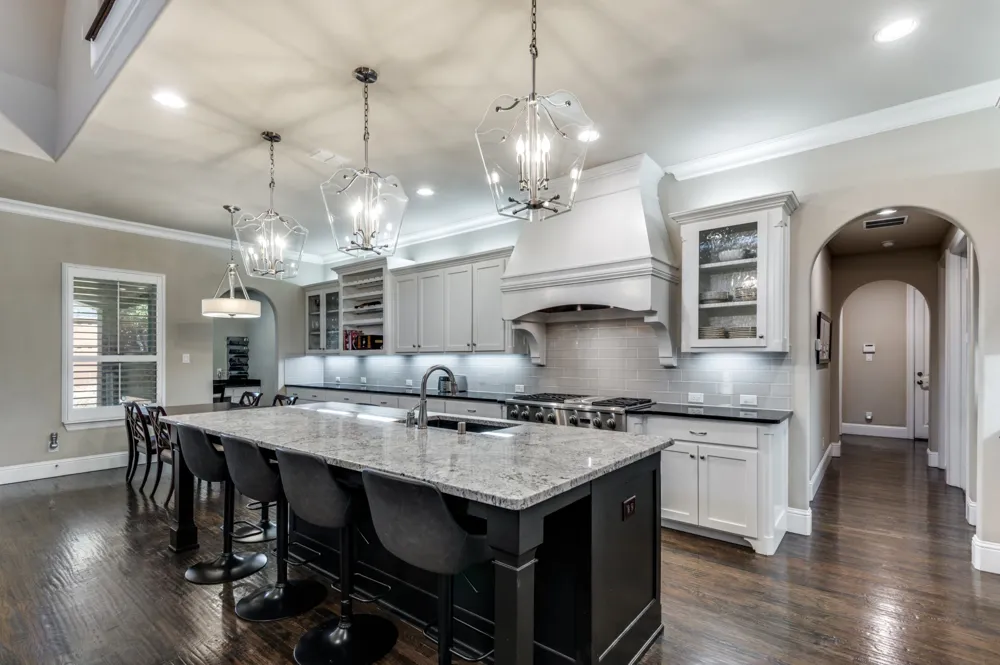 647 Fountainview Drive Irving, TX 75039