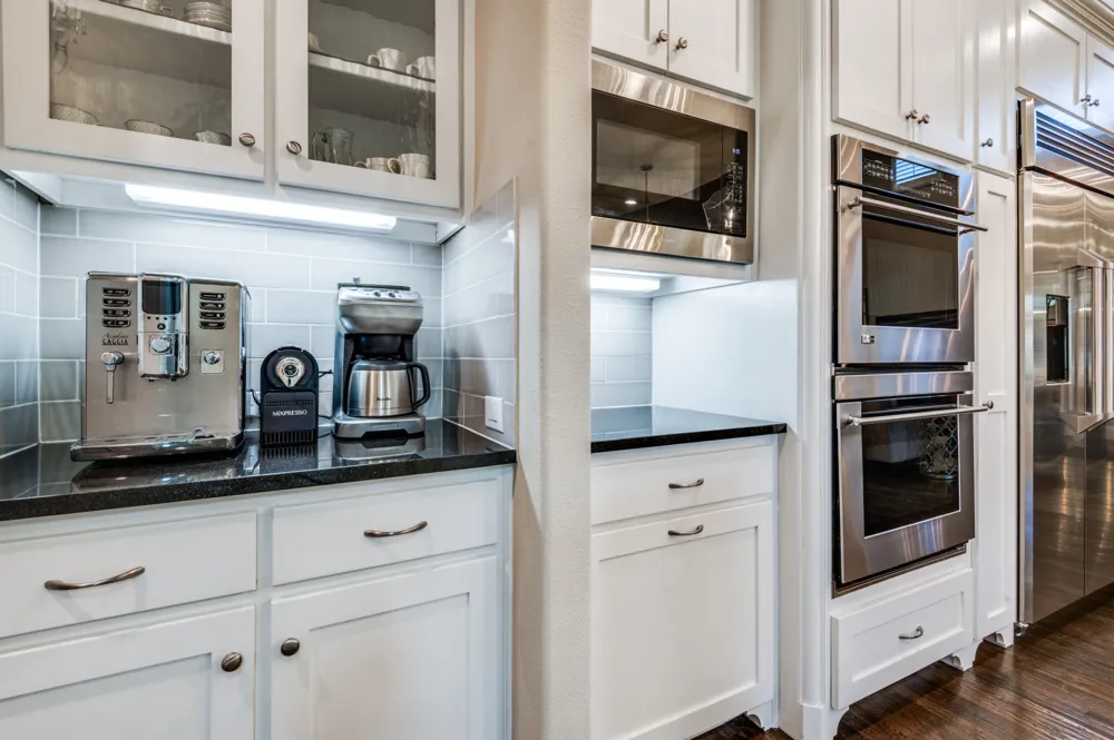 647 Fountainview Drive Irving, TX 75039