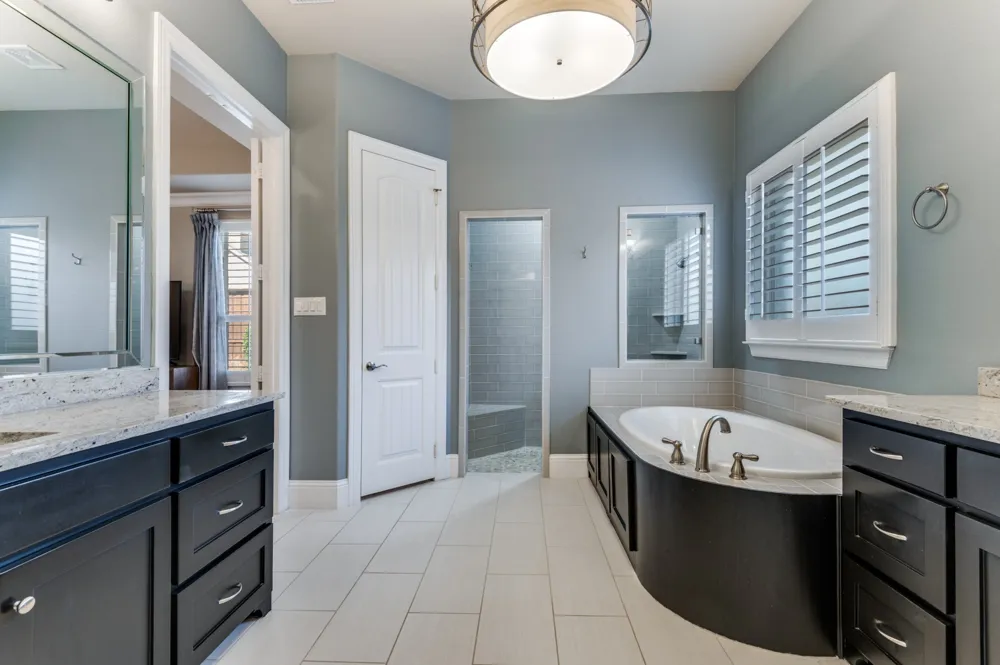 647 Fountainview Drive Irving, TX 75039