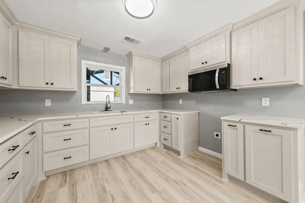 108 9th Street Valley Mills, TX 76689
