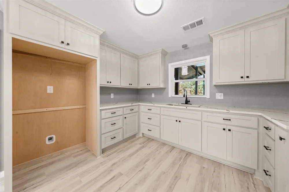 108 9th Street Valley Mills, TX 76689