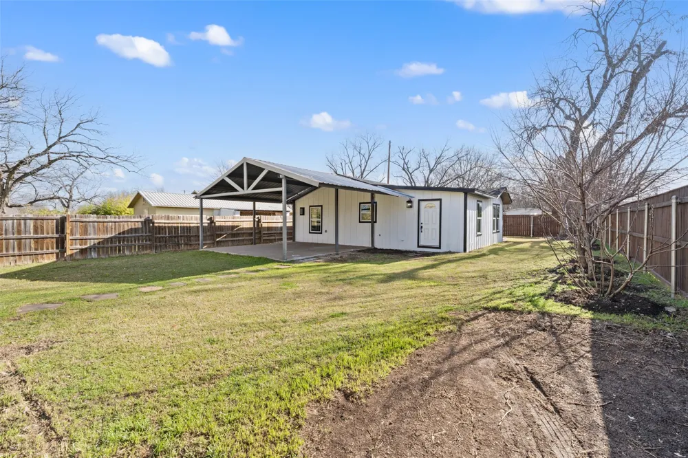 108 9th Street Valley Mills, TX 76689