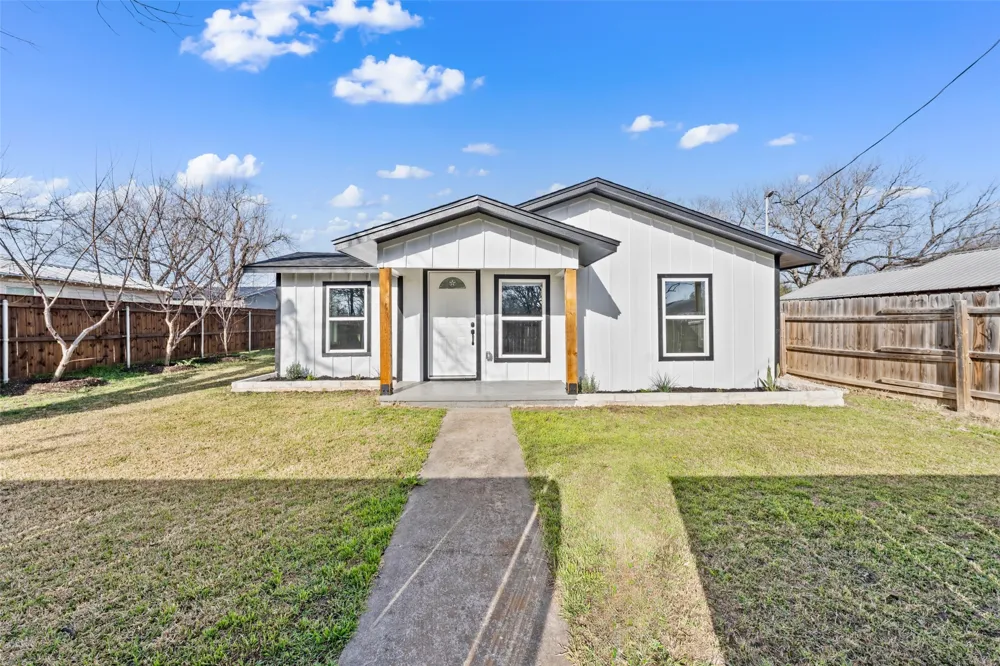108 9th Street Valley Mills, TX 76689