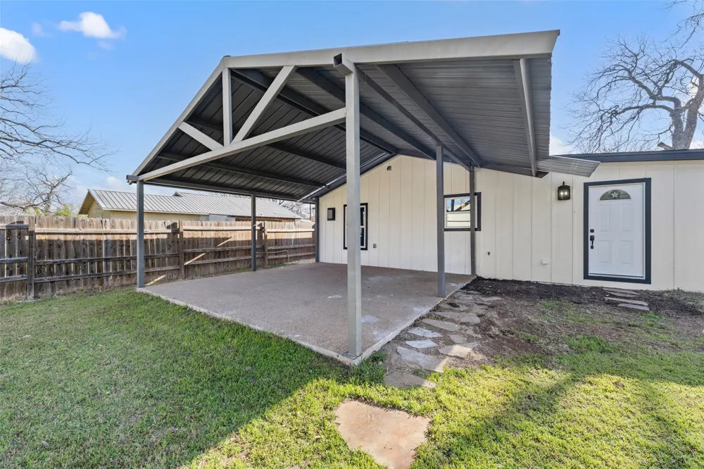 108 9th Street Valley Mills, TX 76689