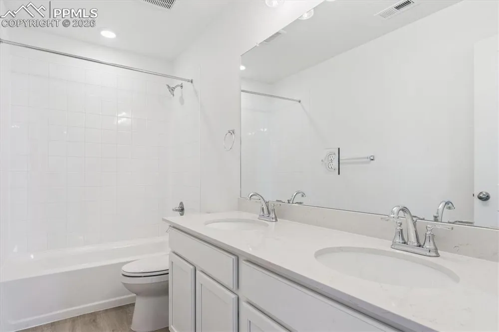 3306 Bella Notte Drive Pueblo, CO 81001