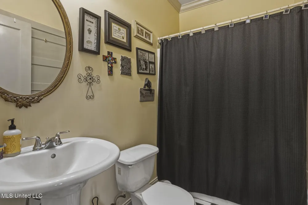 1038 W Gallatin Road Hazlehurst, MS 39083