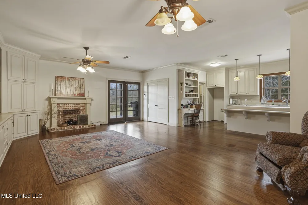 1038 W Gallatin Road Hazlehurst, MS 39083