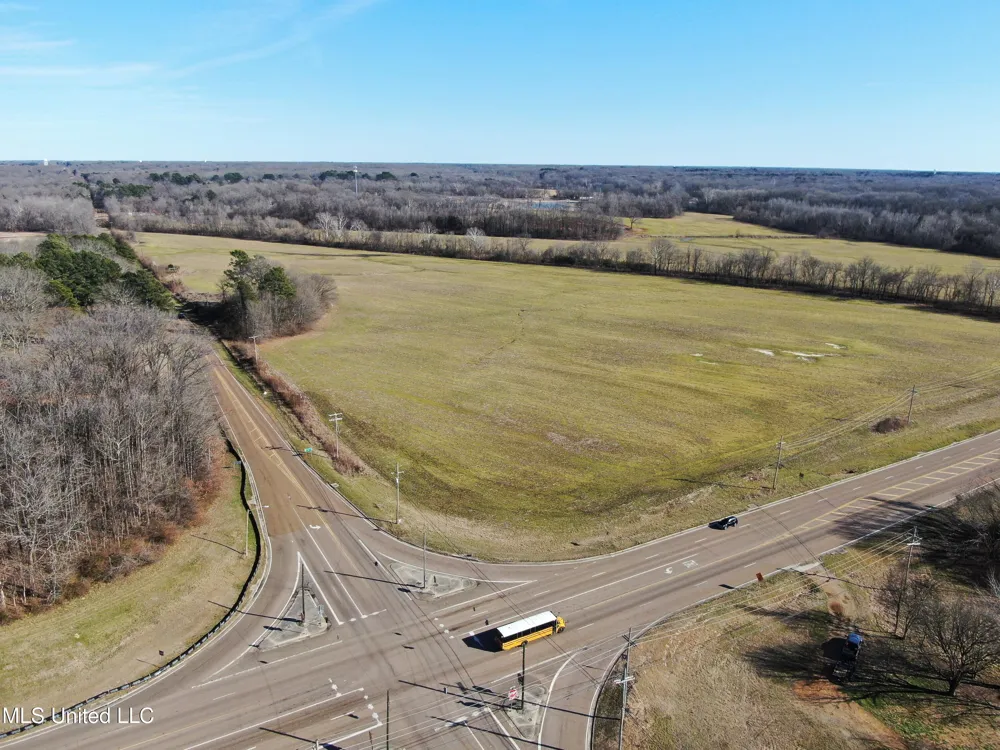 5000 Church Road Lake Cormorant, MS 38641