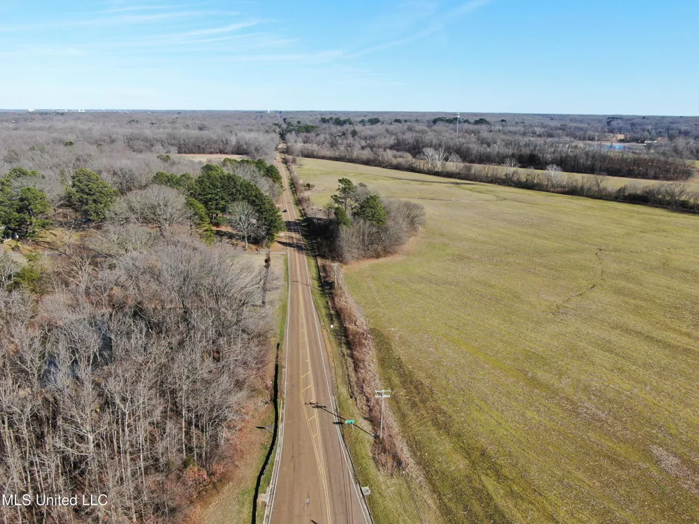 5000 Church Road Lake Cormorant, MS 38641