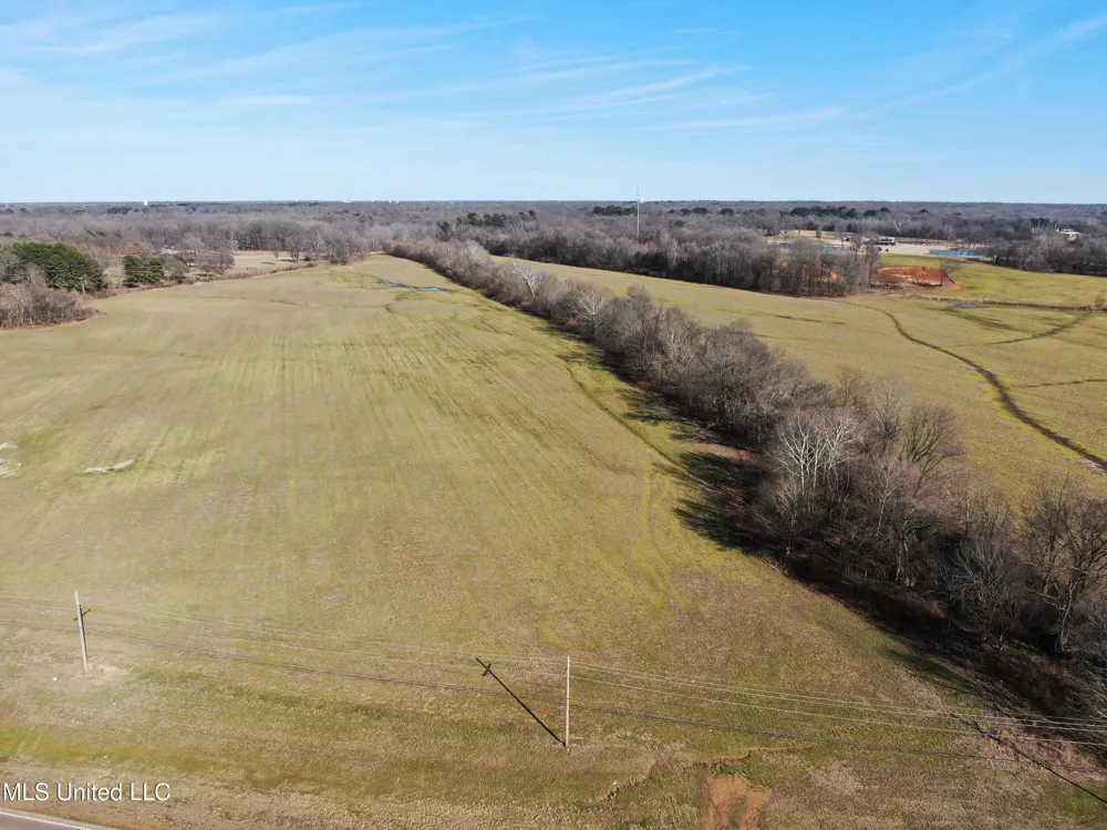 5000 Church Road Lake Cormorant, MS 38641