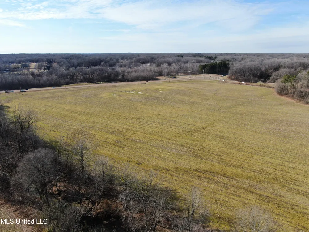5000 Church Road Lake Cormorant, MS 38641
