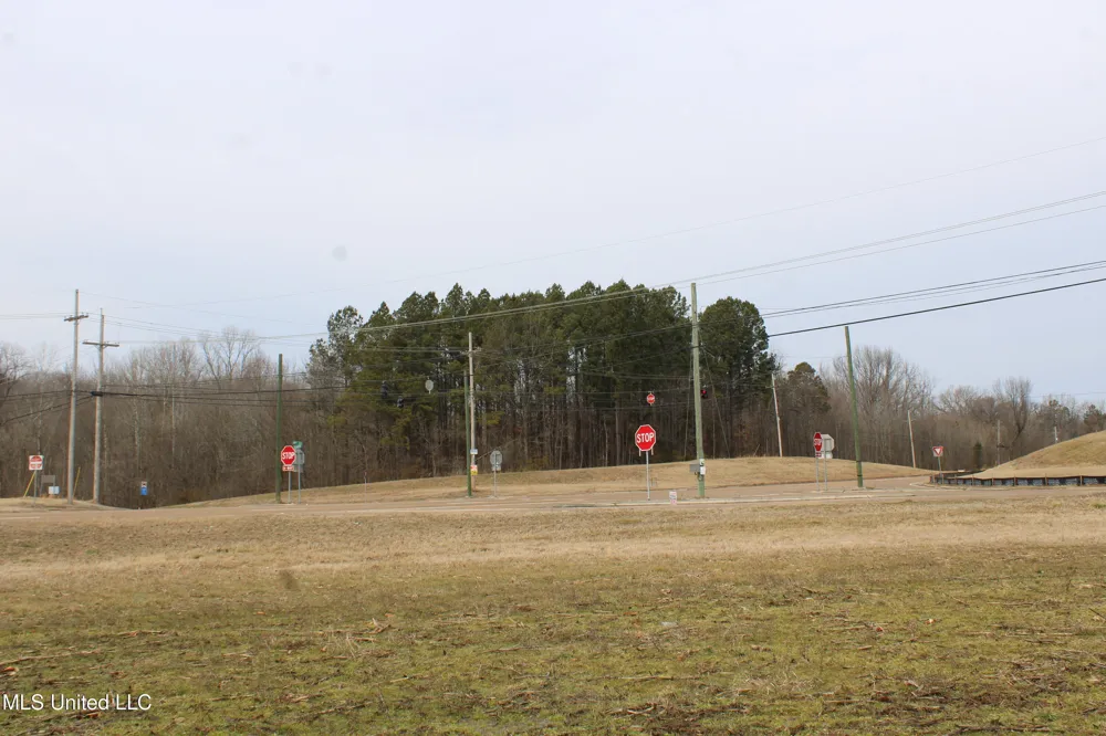 5000 Church Road Lake Cormorant, MS 38641