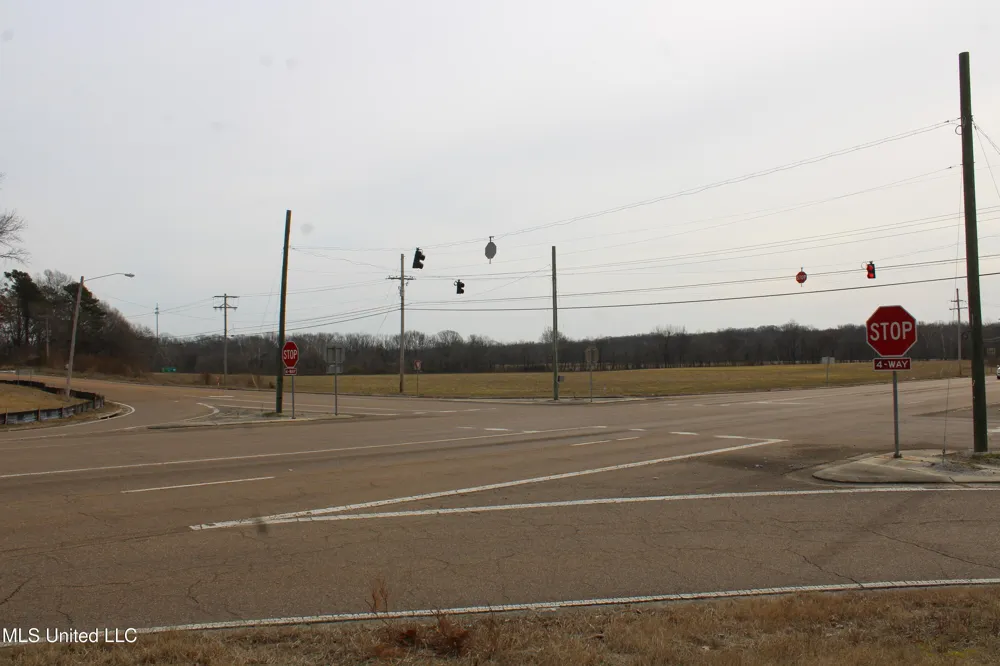 5000 Church Road Lake Cormorant, MS 38641