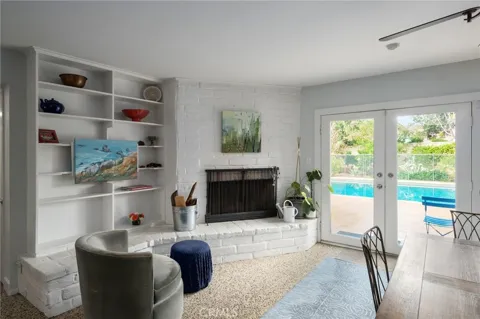 1264 W Celeste