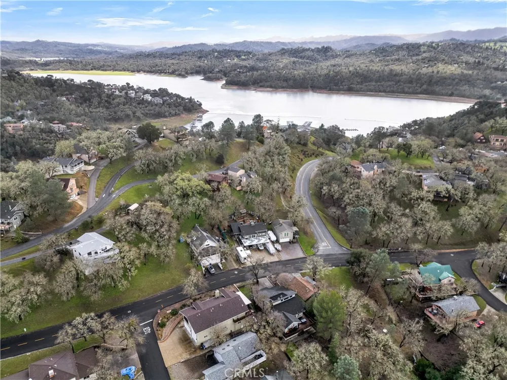 2647 Oak Shores Bradley, CA 93426