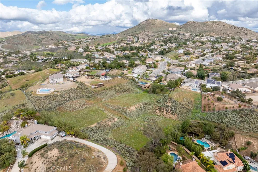 1130 La Salle Cir Corona, CA 92879