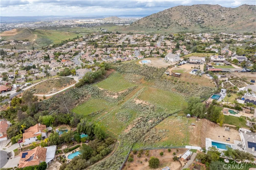 1130 La Salle Cir Corona, CA 92879