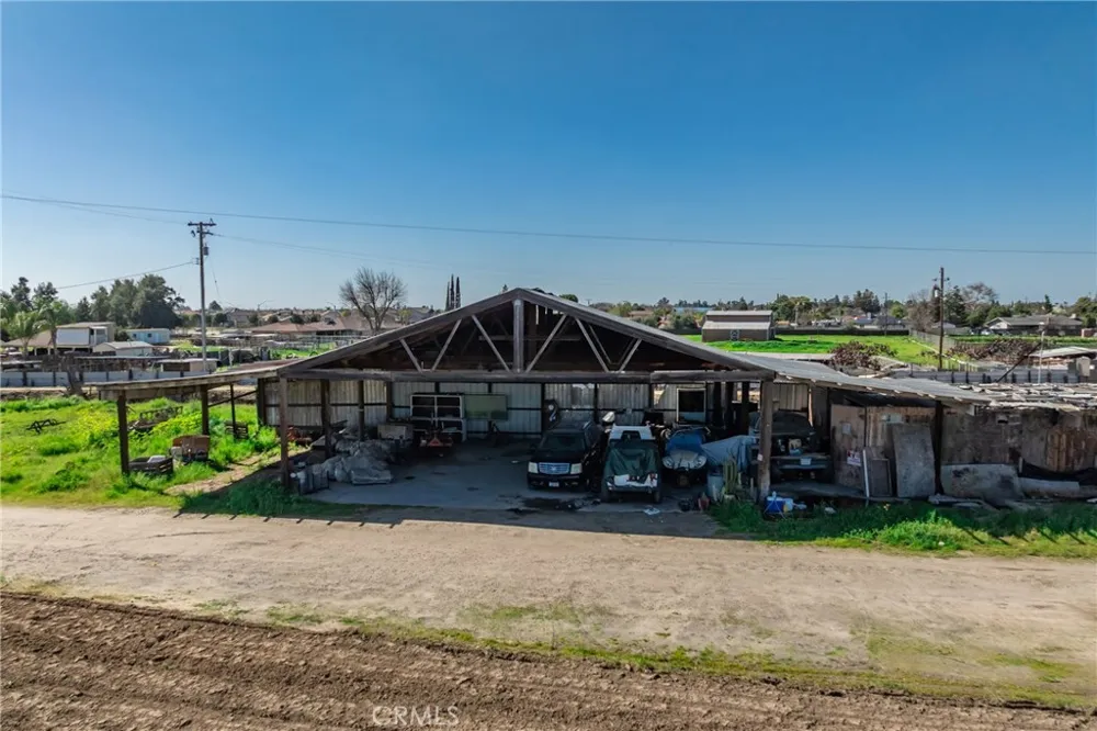 7176 E Butler Fresno, CA 93737