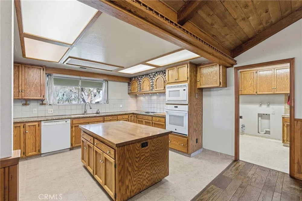 7176 E Butler Fresno, CA 93737