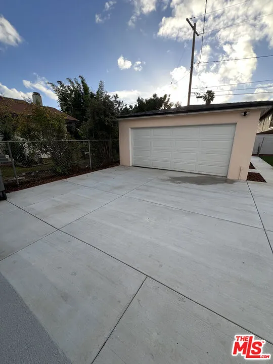 15605 S Berendo Avenue Gardena, CA 90247