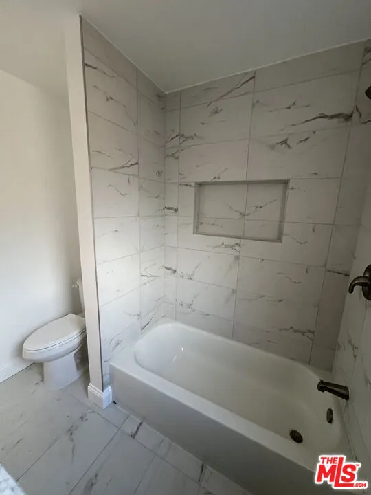 15605 S Berendo Avenue Gardena, CA 90247