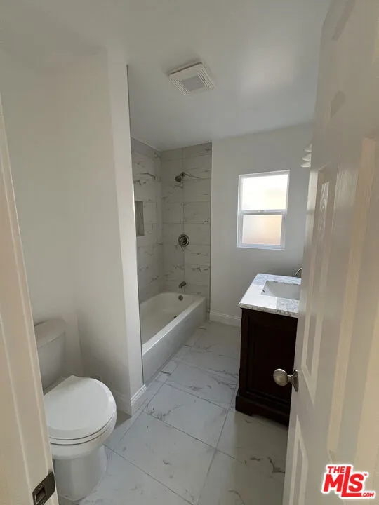 15605 S Berendo Avenue Gardena, CA 90247